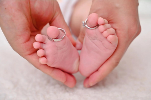 乐山怎样给宝宝喂奶